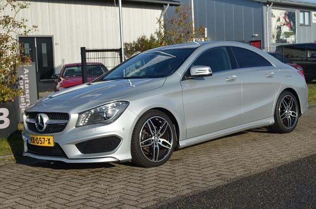 Grijs Occasion 2016 Mercedes CLA180 Ambition Sedan | € 17.799 (Eerlijke prijs) - Afbeelding 1/4