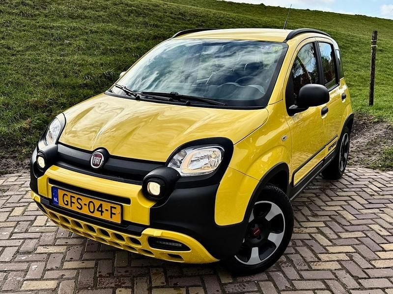 Occasion Fiat Panda Cross Cross 69 PK (50 kW) 2018 Geel Hatchback