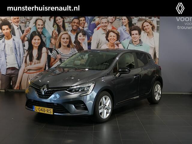 Gris titanium (grijs metallic) Gebruikt 2021 Renault Clio V Zen Hatchback | € 13.745 (Eerlijke prijs) - Afbeelding 1/4