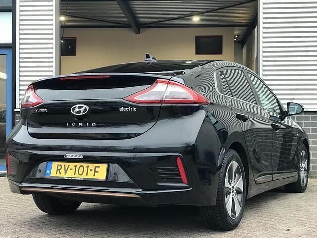 Occasion Hyundai Ioniq Premium 88 kW (120 PK) 2018 Zwart Hatchback