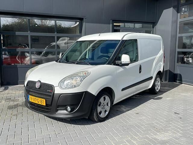 Wit Gebruikt 2011 Fiat Doblò MPV | € 750 - Afbeelding 1/4