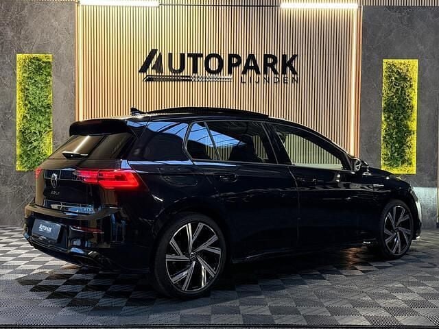 Occasion VW Golf VIII R-line 150 PK (110 kW) 2023 Zwart Hatchback