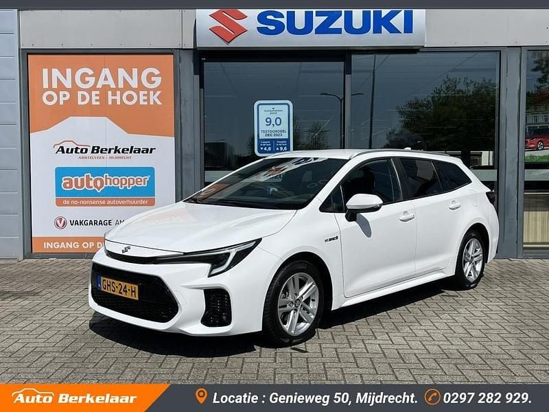 Wit Gebruikt 2025 Suzuki Swace Style Stationwagen | € 25.690 (Goede deal) - Afbeelding 1/4
