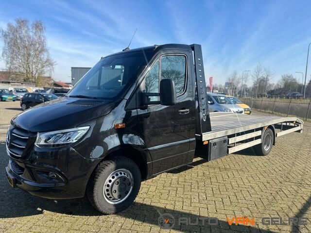 Zwart Gebruikt 2020 Mercedes Sprinter Van | € 47.999 - Afbeelding 1/4