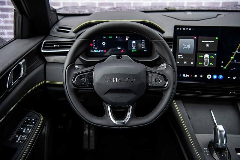 Nieuw Lynk & Co 01 2025 Zwart SUV