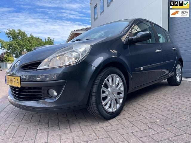 Grijs Gebruikt 2009 Renault Clio II Collection Hatchback | € 3.450 (Eerlijke prijs) - Afbeelding 1/4