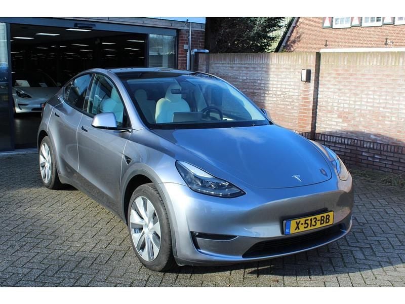 Grijs Gebruikt 2023 Tesla Model Y Long Range AWD SUV | € 41.950 (Eerlijke prijs) - Afbeelding 1/4