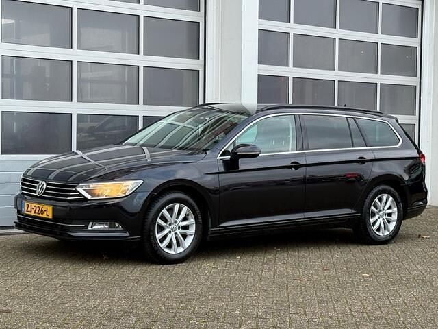 Zwart Gebruikt 2015 VW Passat Edition Stationwagen | € 13.945 (Eerlijke prijs) - Afbeelding 1/4