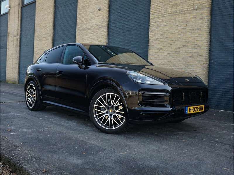 Zwart, metallic lak Gebruikt 2020 Porsche Cayenne SUV | € 77.750 (Duur) - Afbeelding 1/4