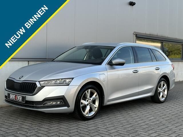 Zilver Gebruikt 2021 Skoda Octavia Stationwagen | € 21.995 (Eerlijke prijs) - Afbeelding 1/4