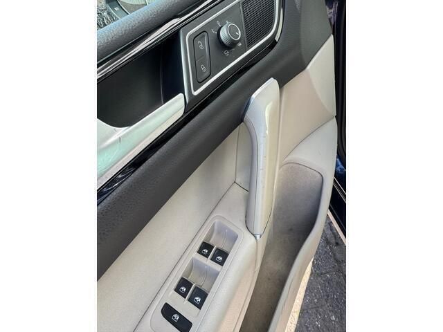 Occasion VW Golf Sportsvan Highline 125 PK (91 kW) 2016 Blauw, metallic lak MPV