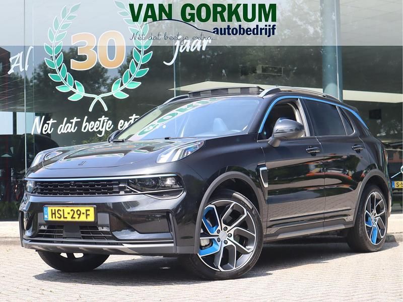 Zwart, metallic lak Gebruikt 2023 Lynk & Co 01 SUV | € 28.750 (Eerlijke prijs) - Afbeelding 1/4