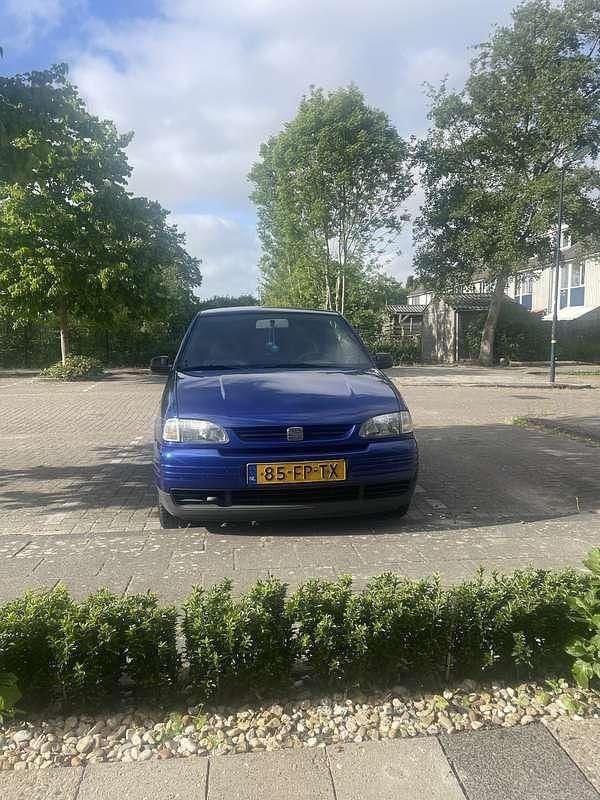 Blauw Gebruikt 2000 Seat Arosa Stella Hatchback | € 1.500 (Eerlijke prijs) - Afbeelding 1/4