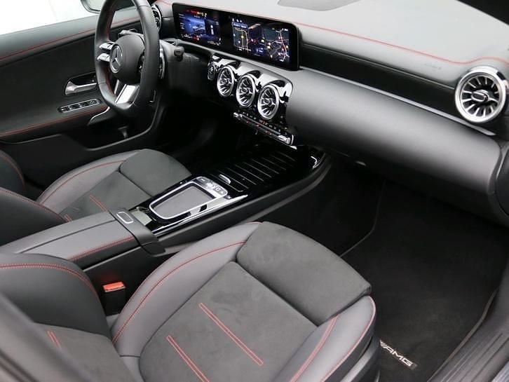 Occasion Mercedes CLA250e AMG line Plus 218 PK (160 kW) 2025 Donker nachtzwart metallic Sedan