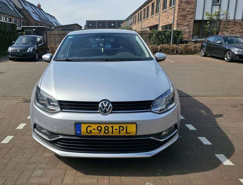 Gebruikt 2015 VW Polo LOUNGE Sedan | € 9.500 (Eerlijke prijs) - Afbeelding 1/4