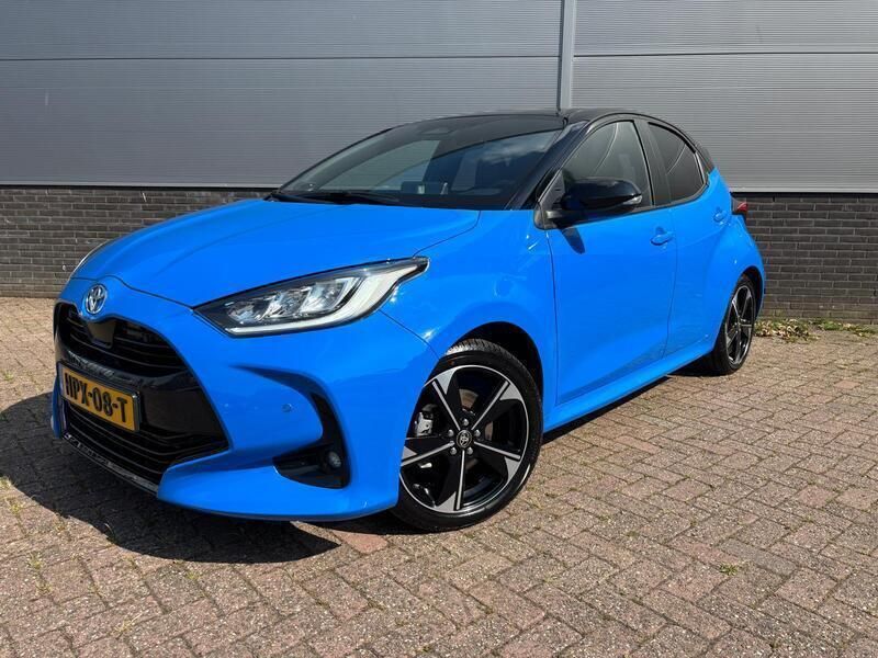 Blauw Gebruikt 2024 Toyota Yaris Edition Hatchback | € 29.980 (Eerlijke prijs) - Afbeelding 1/4