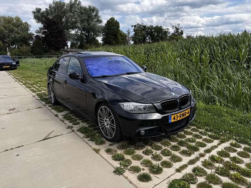 Gebruikt 2011 BMW 325 Sport Line Sedan | € 10.999 - Afbeelding 1/4