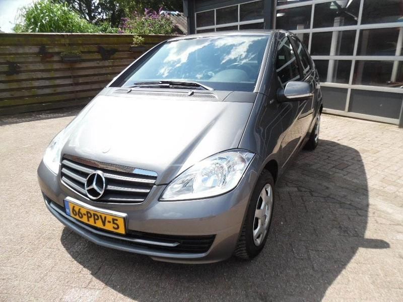 Grijs (metallic) Occasion 2011 Mercedes A160 Business MPV | € 7.250 (Duur) - Afbeelding 1/4