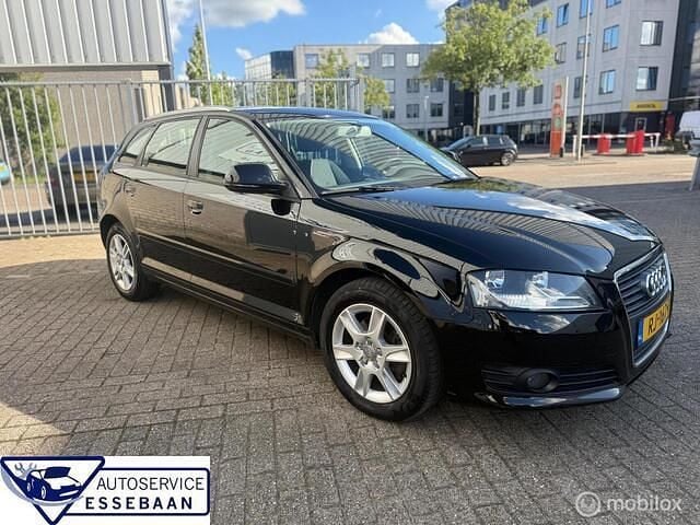 Zwart Occasion 2009 Audi A3 Sportback Attraction Hatchback | € 4.550 (Goede deal) - Afbeelding 1/4