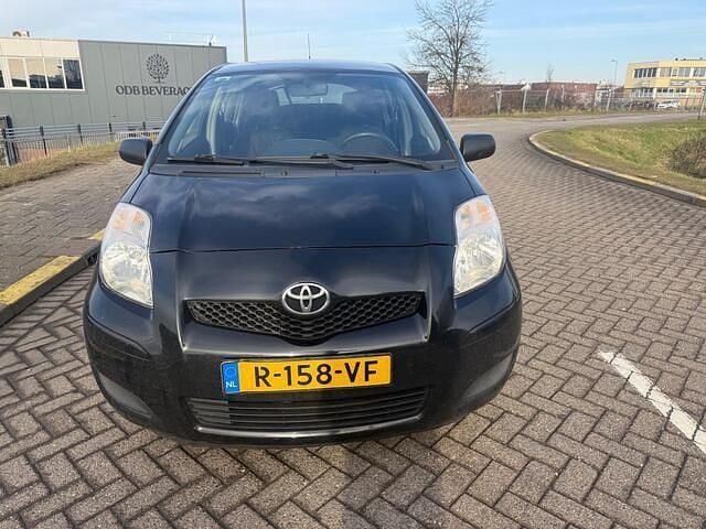 Occasion Toyota Yaris Cool 69 PK (50 kW) 2011 Zwart Hatchback
