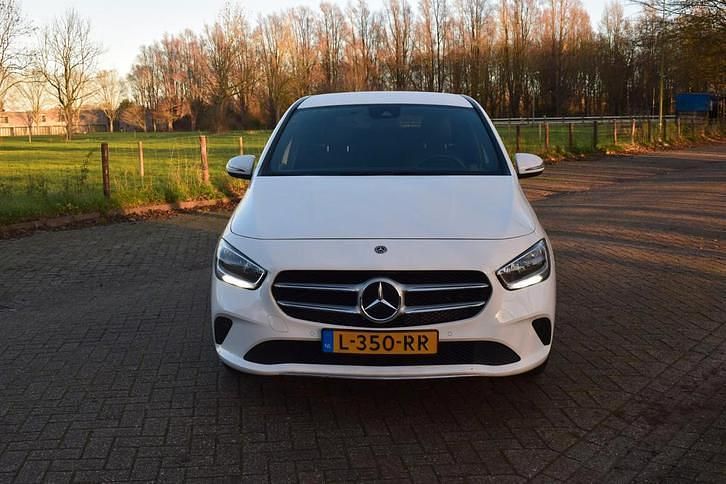 Gebruikt 2021 Mercedes B200 MPV | € 15.000 (Eerlijke prijs) - Afbeelding 1/4