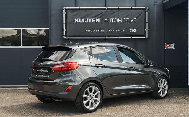 Occasion Ford Fiesta Titanium 101 PK (74 kW) 2017 Grijs Hatchback