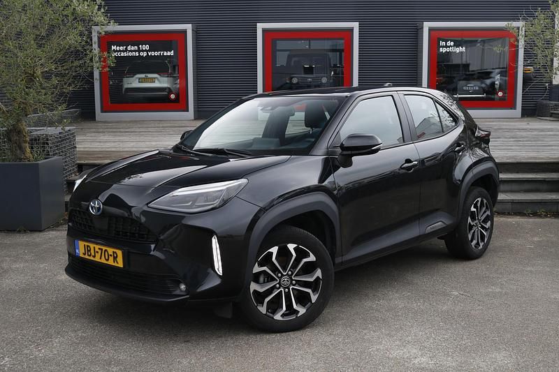 Zwart Gebruikt 2024 Toyota Yaris Hybrid SUV | € 28.900 (Eerlijke prijs) - Afbeelding 1/1