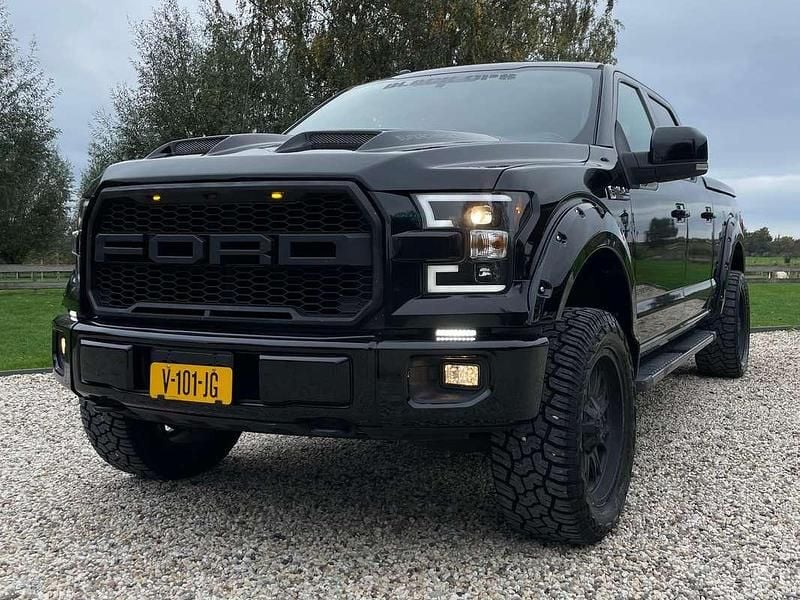 Zwart Gebruikt 2015 Ford F-150 Pickup | € 54.600 - Afbeelding 1/4