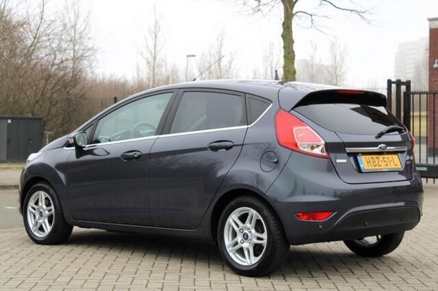 Occasion Ford Fiesta Style 101 PK (74 kW) 2015 Grijs Hatchback