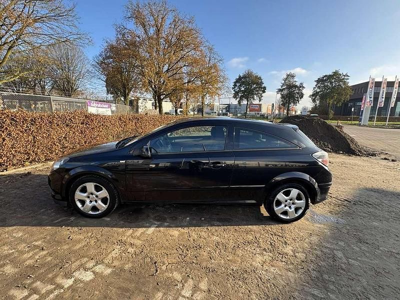 Occasion Opel Astra Executive 105 PK (77 kW) 2005 Zwart Coupé