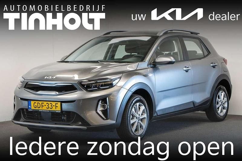 Grijs Gebruikt 2024 Kia Stonic SUV | € 23.450 (Iets duurder) - Afbeelding 1/4