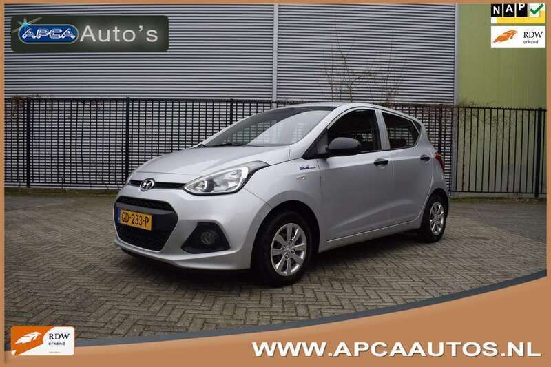 Grijs, metallic lak Gebruikt 2015 Hyundai i10 Hatchback | € 3.945 (Eerlijke prijs) - Afbeelding 1/4