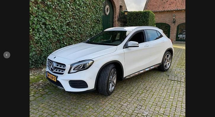Occasion 2018 Mercedes GLA180 AMG line SUV | € 22.750 (Eerlijke prijs) - Afbeelding 1/4