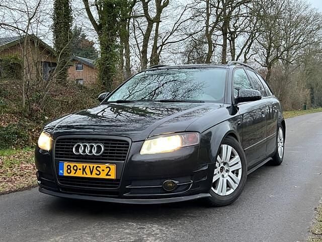 Zwart Occasion 2005 Audi A4 Stationwagen | € 1.999 (Goede deal) - Afbeelding 1/4