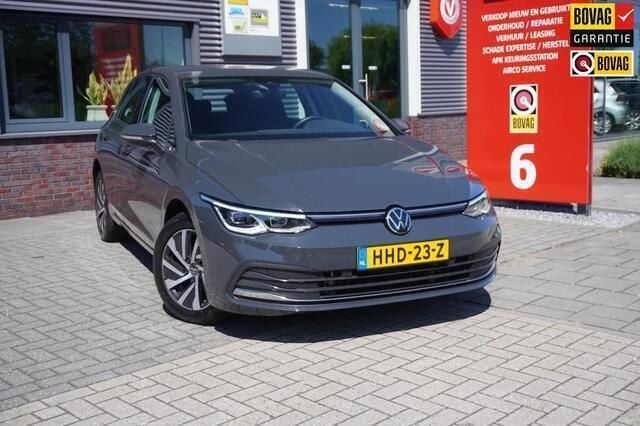 Grijs Gebruikt 2021 VW Golf VIII Style Hatchback | € 22.950 (Goede deal) - Afbeelding 1/4
