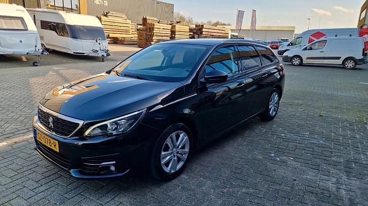 Occasion Peugeot 308 SW 110 PK (80 kW) 2018 Zwart (metallic) Stationwagen