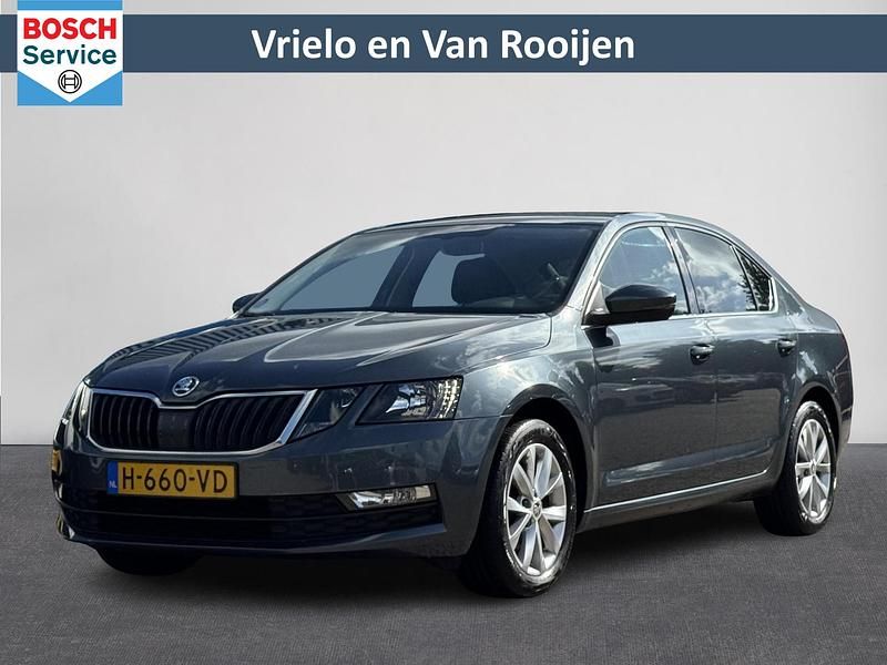 Grijs Gebruikt 2020 Skoda Octavia Business Line Hatchback | € 13.950 (Goede deal) - Afbeelding 1/4