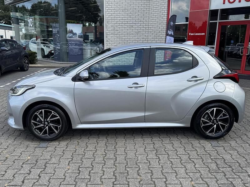 Occasion Toyota Yaris Hybrid 116 PK (85 kW) 2023 Grijs, metallic lak Hatchback