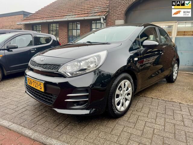 Zwart Gebruikt 2015 Kia Rio Comfort Hatchback | € 6.450 (Eerlijke prijs) - Afbeelding 1/4