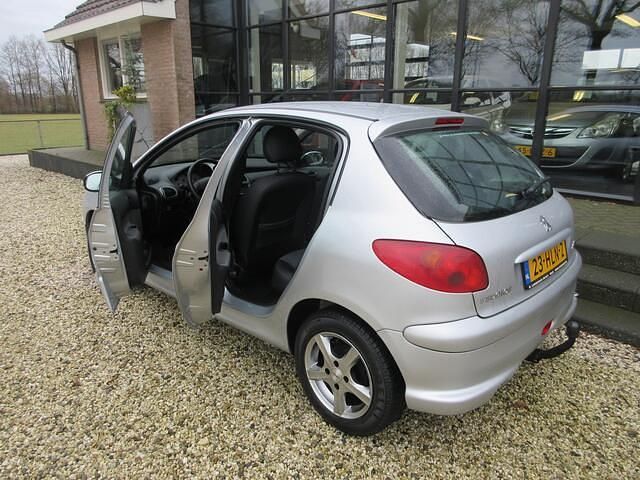Occasion Peugeot 206 75 PK (55 kW) 2009 Grijs (metallic) Hatchback