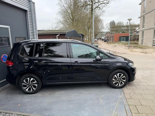 Occasion VW Touran Highline 150 PK (110 kW) 2021 Zwart MPV