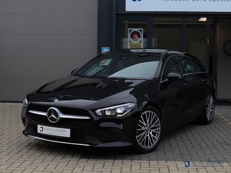 Zwart Gebruikt 2020 Mercedes CLA200 Shooting Brake Business Stationwagen | € 28.950 (Eerlijke prijs) - Afbeelding 1/4