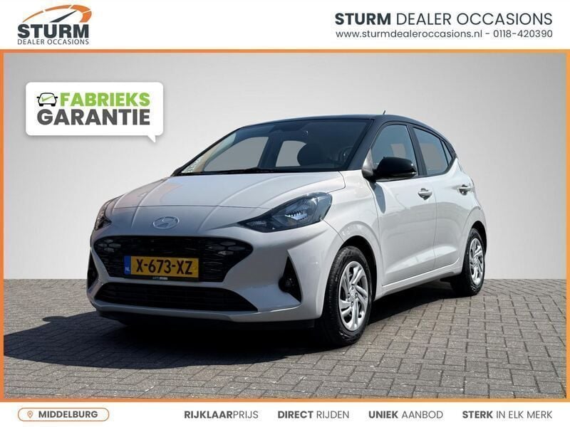 Grijs Gebruikt 2024 Hyundai i10 Comfort Hatchback | € 16.980 (Eerlijke prijs) - Afbeelding 1/4