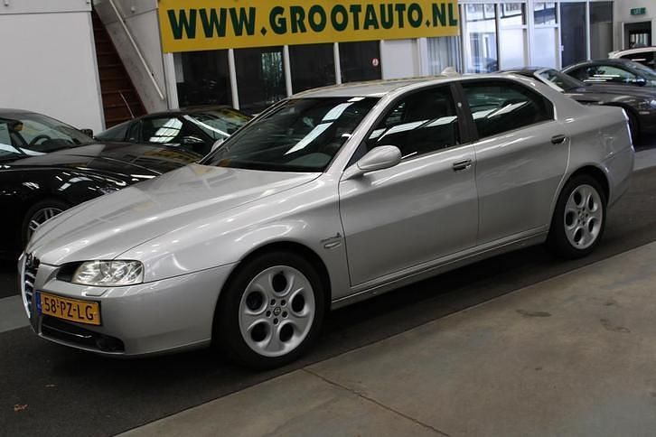 Grijs Gebruikt 2005 Alfa Romeo 166 Business Sedan | € 1.944 - Afbeelding 1/4