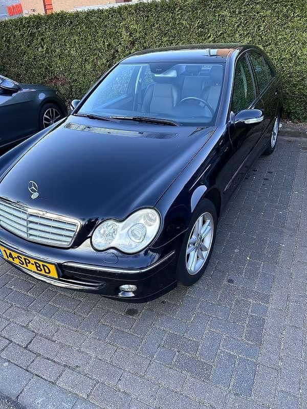 Zwart Gebruikt 2006 Mercedes C180 Avantgarde Sedan | € 3.250 (Eerlijke prijs) - Afbeelding 1/4