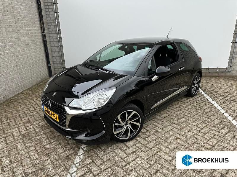 Zwart Gebruikt 2019 DS Automobiles DS3 Connected Chic Hatchback | € 14.895 (Eerlijke prijs) - Afbeelding 1/4