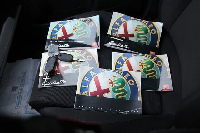 Occasion Alfa Romeo Giulietta Distinctive 170 PK (125 kW) 2012 Grijs Hatchback