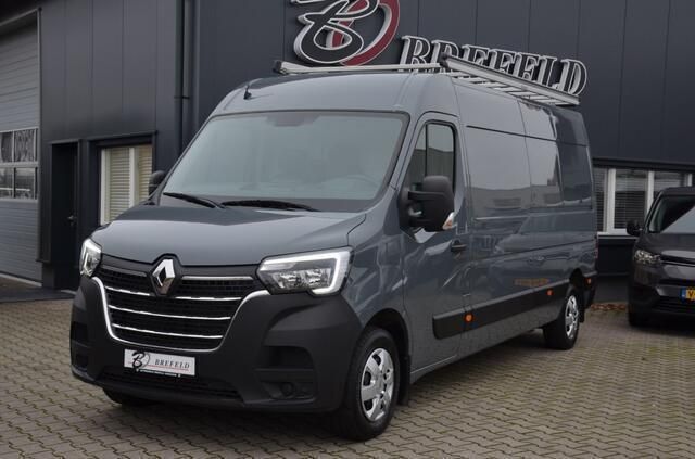 Grijs Gebruikt 2023 Renault Master Van | € 24.850 (Goede deal) - Afbeelding 1/4