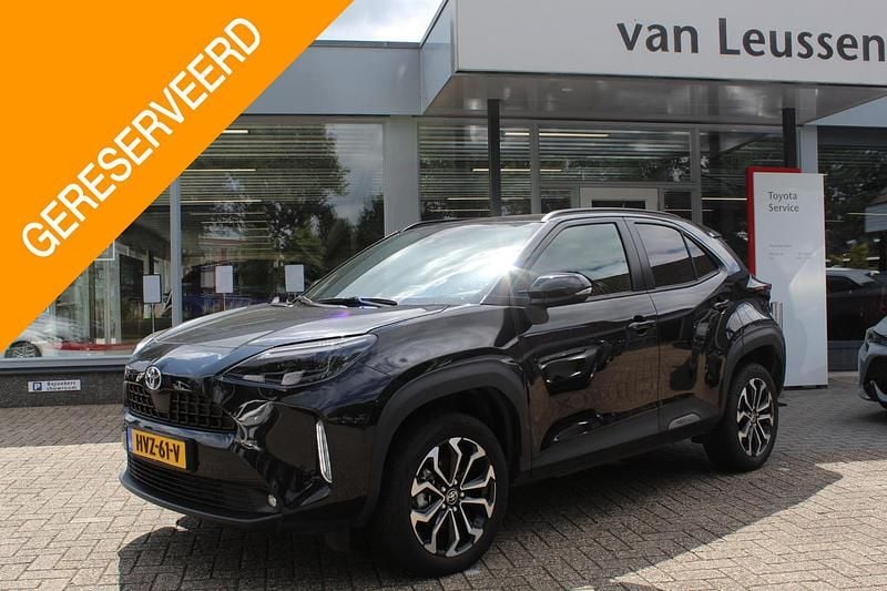 Zwart Gebruikt 2024 Toyota Yaris Cross Style SUV | € 29.490 (Eerlijke prijs) - Afbeelding 1/4