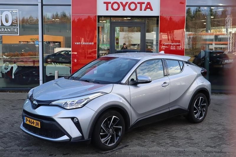 Grijs Gebruikt 2022 Toyota C-HR SUV | € 23.600 (Goede deal) - Afbeelding 1/4